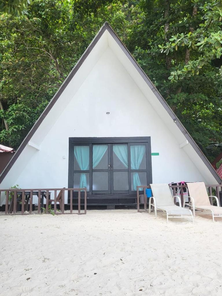 Dewati Roomstay B&B Lang Tengah Island Exterior photo