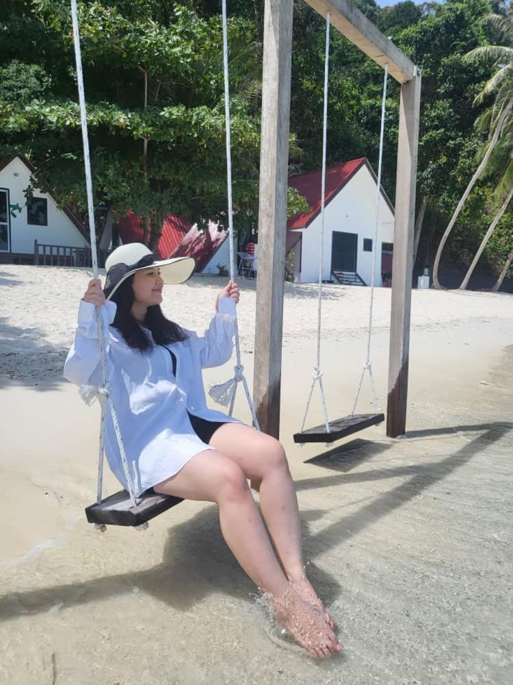 Dewati Roomstay B&B Lang Tengah Island Exterior photo