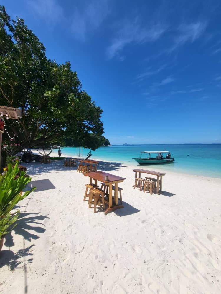 Dewati Roomstay B&B Lang Tengah Island Exterior photo