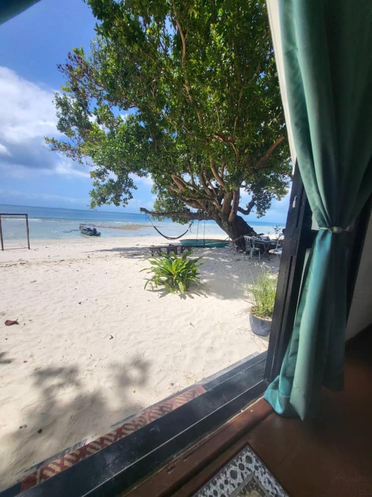 Dewati Roomstay B&B Lang Tengah Island Exterior photo